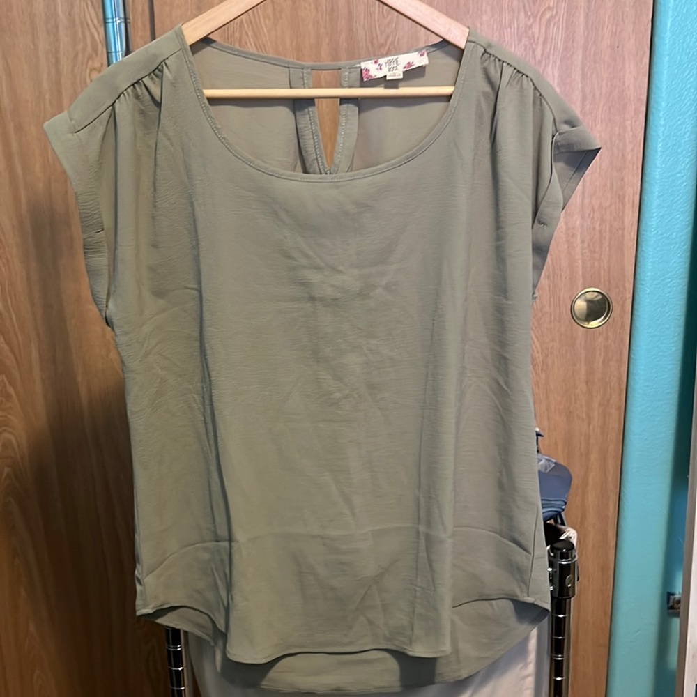 Women’s sage green top